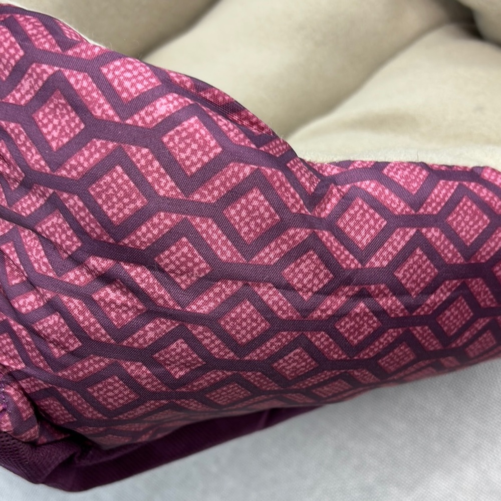 Cozy Tan and Pink Pet Small Bed - Picture 2 of 12